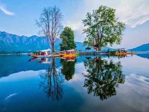 Must places to visit in Kashmir this Autumn