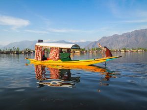Kashmir-Beckons-A-Tapestry-of-Enchantment-Unfurls-in-the-Embrace-of-Monsoon-Magic