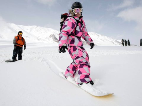 Plan Your Kashmir Winter Adventure: Skiing, Snowboarding, and Festive Fun in Gulmarg