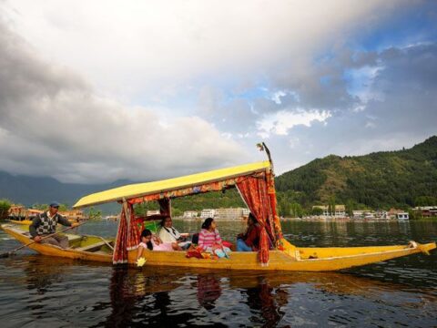 Top 5 Must-Do Activities in Kashmir for First-Time Travelers