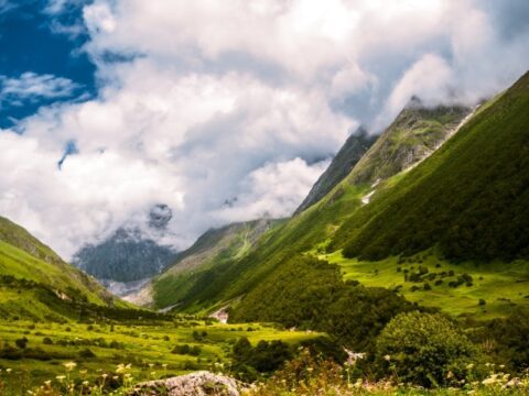 Discover Six Hidden Valleys Where the Himalayas Whisper in Foreign Accents
