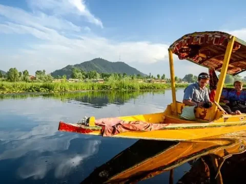 Kashmir Tour Package from Mumbai 2025 – Affordable & Luxury Trips | JKL Travels