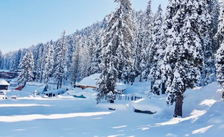 White Christmas in Gulmarg 2026: Snow, Skiing & the Ultimate Winter Escape