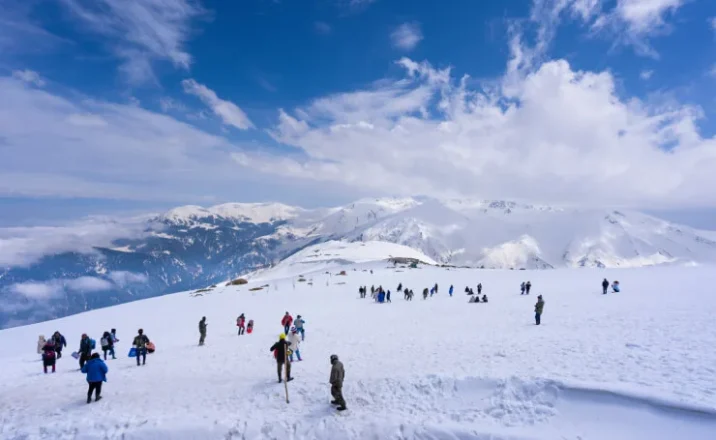 Planning a Gulmarg Ski Holiday? Your Complete Kashmir Winter Travel Guide